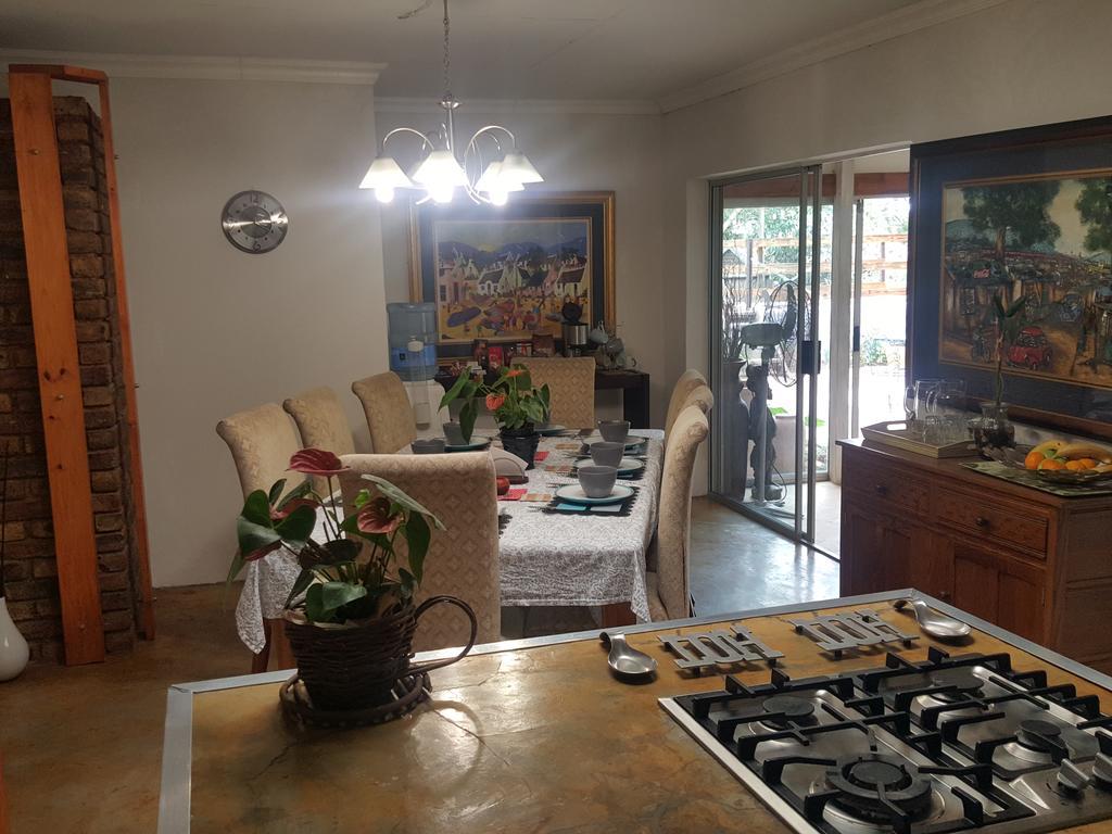 Midrand Guesthouse - Tasa Eksteriør billede