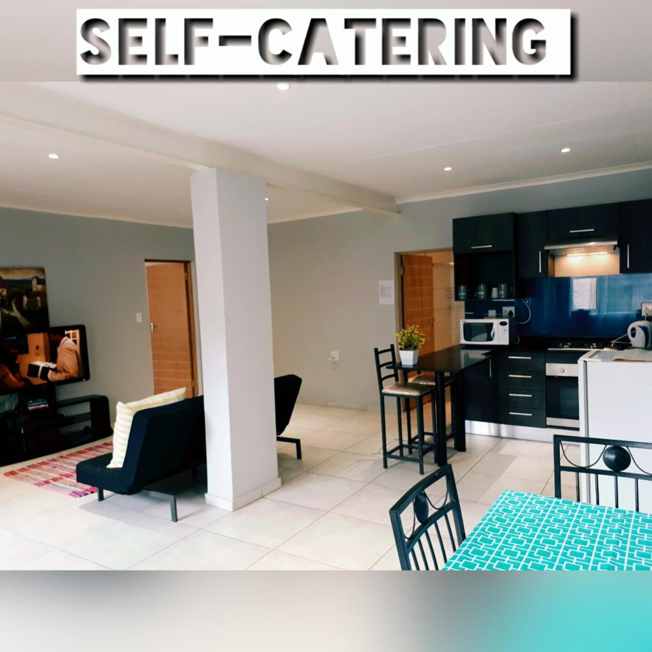 Midrand Guesthouse - Tasa Eksteriør billede