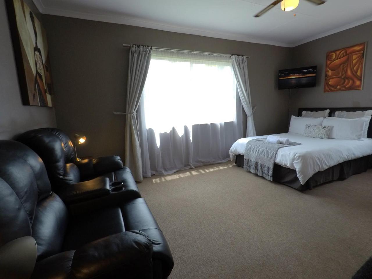Midrand Guesthouse - Tasa Eksteriør billede