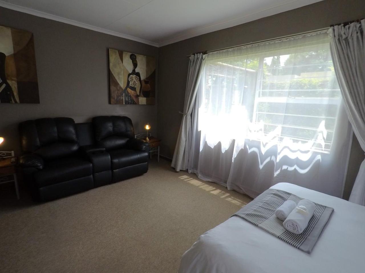 Midrand Guesthouse - Tasa Eksteriør billede
